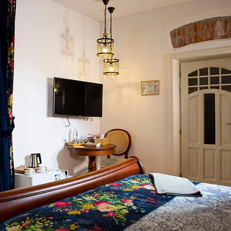 Rozalia Garden Gate Couette-café 3*